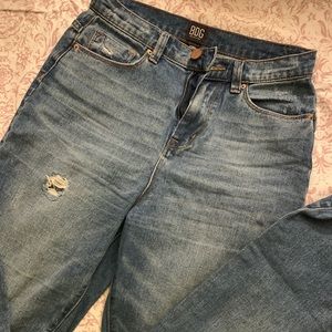 Urban Outfitters - BDG Mom High-Rise Sz 28